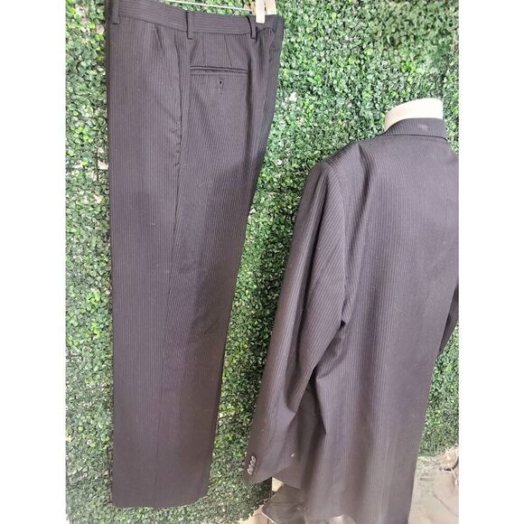 J.Ferrer suit - Picture 7 of 8